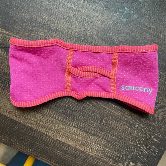 💃🏻3/$35 Running head band with pony tail hole - Picture 2 of 2